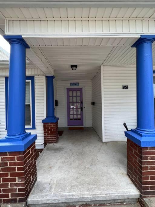 The Purple Door Apt In The Heart Of Radford City Exterior photo